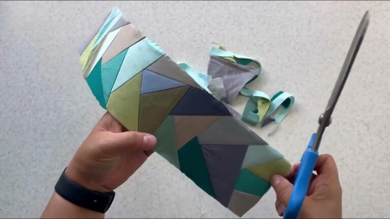 Questo semplice gesto trasforma un avanzo di stoffa in moda da sogno…