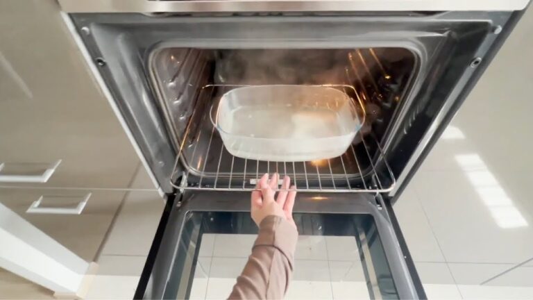 4 trucchi infallibili per pulire un forno bruciato senza fatica!
