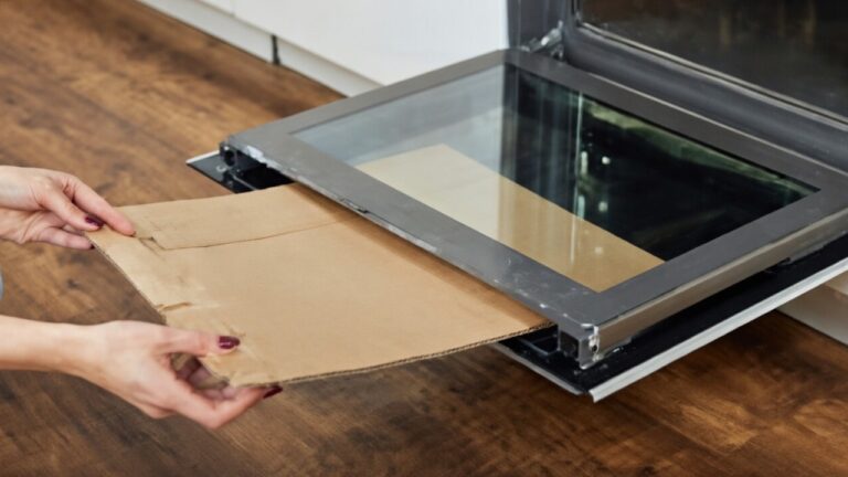 Pulire la vetro del forno in 5 minuti? Scopri come fare senza smontare nulla!